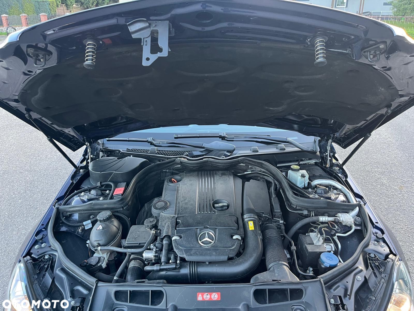 Mercedes-Benz Klasa C 180 CGI BlueEff - 9