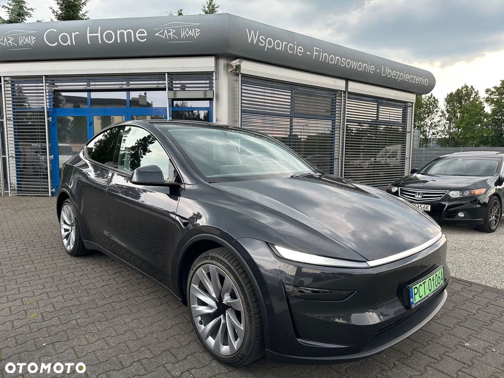 Tesla Model Y - 14