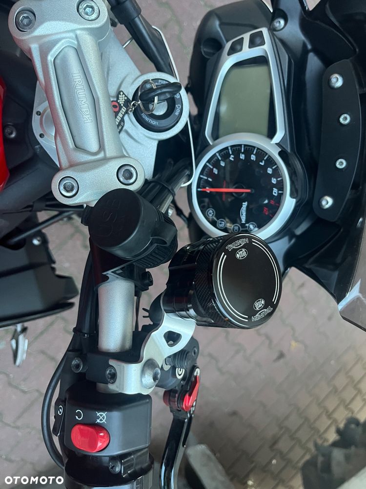 Triumph Speed Triple - 18