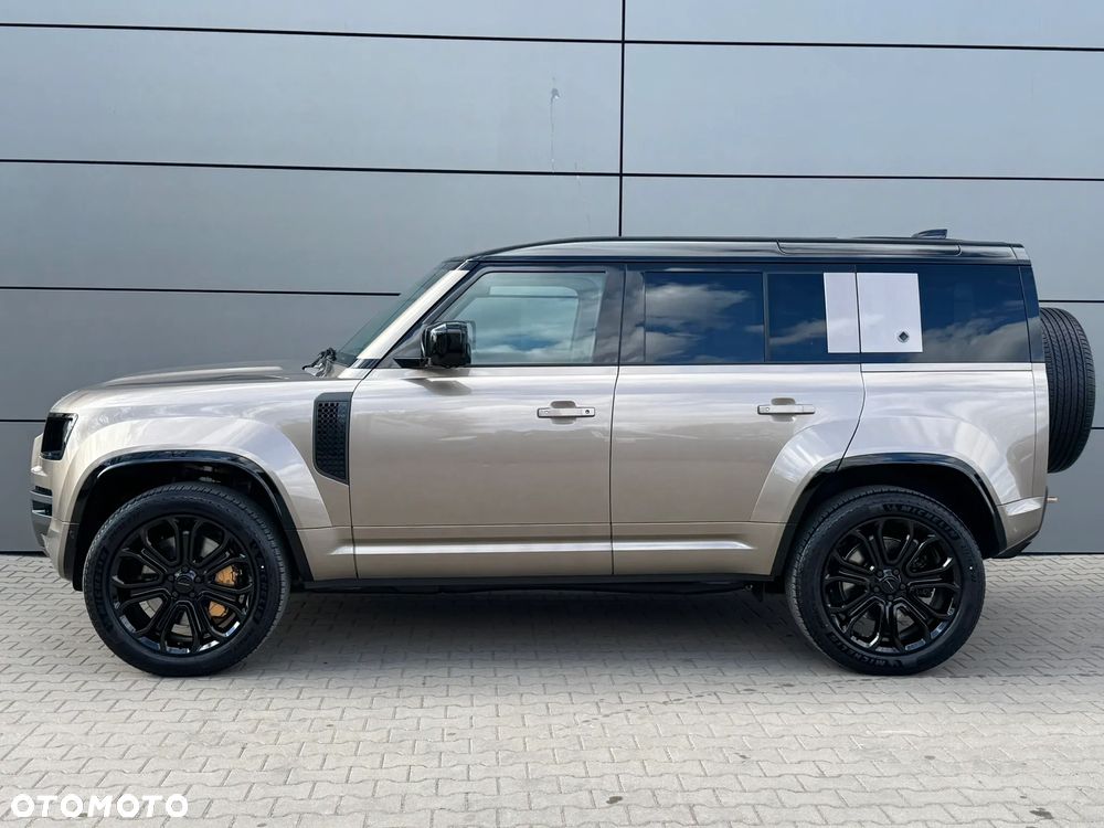 Land Rover Defender 4.4 P635 V8 mHEV Octa - 3