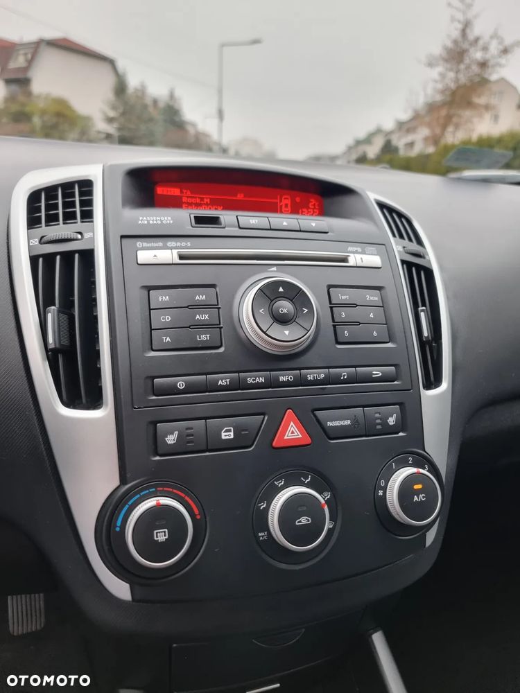 Kia Ceed 1.4 Comfort + - 22