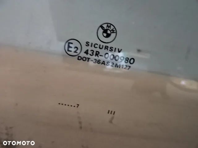 SZYBA DRZWI LEWY TYŁ BMW E36 KOMBI NR894 - 2