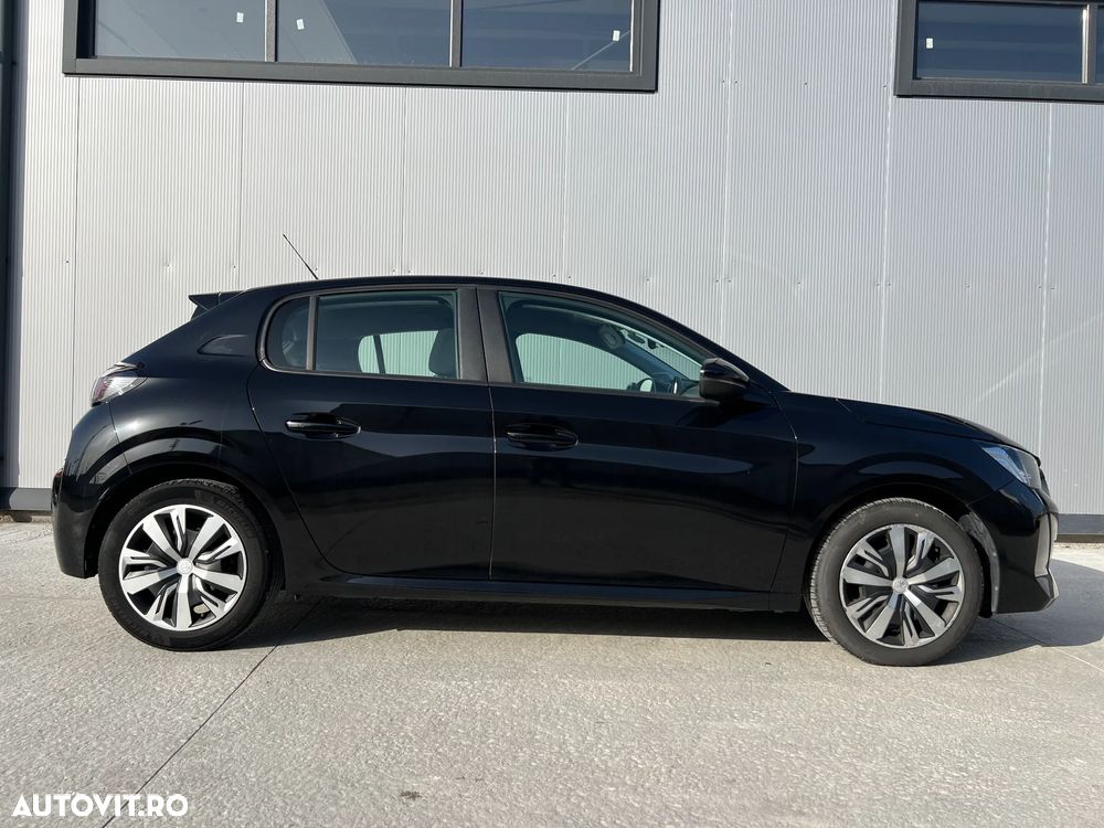 Peugeot 208 - 17