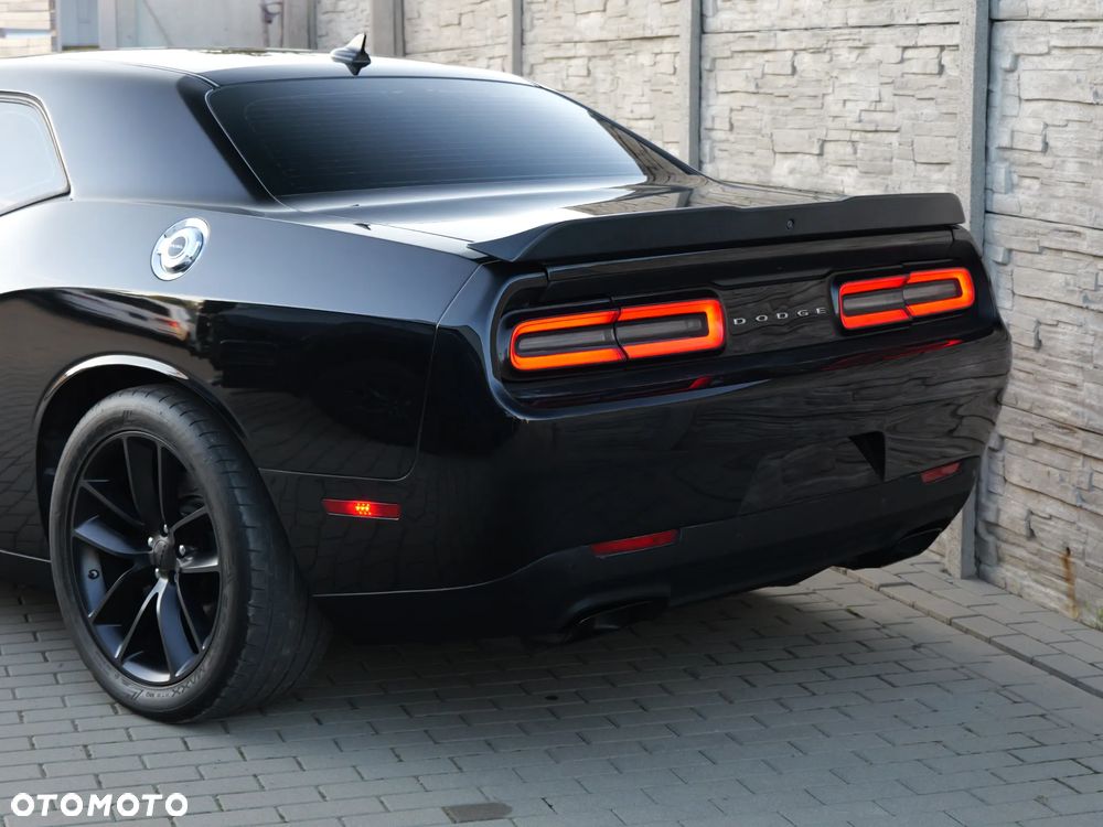 Dodge Challenger - 5