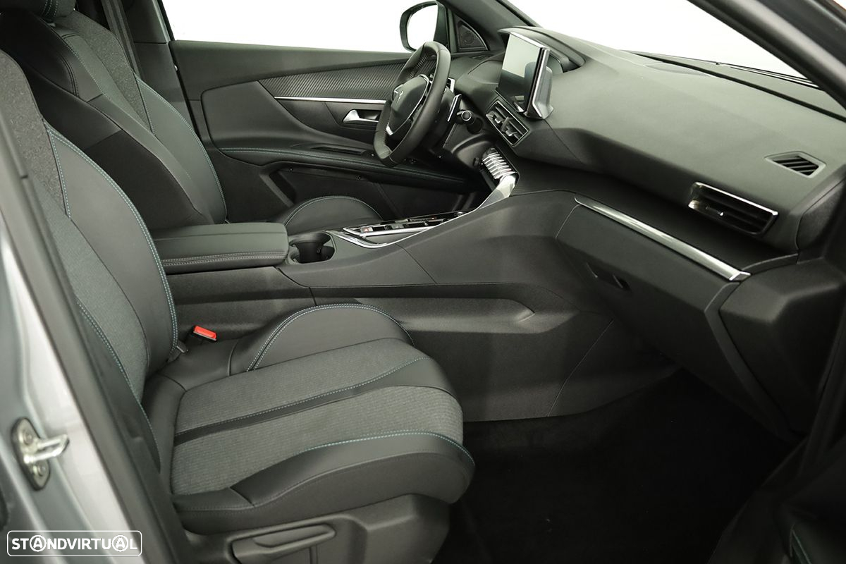 Peugeot 5008 1.2 PureTech Allure Pack EAT8 - 22