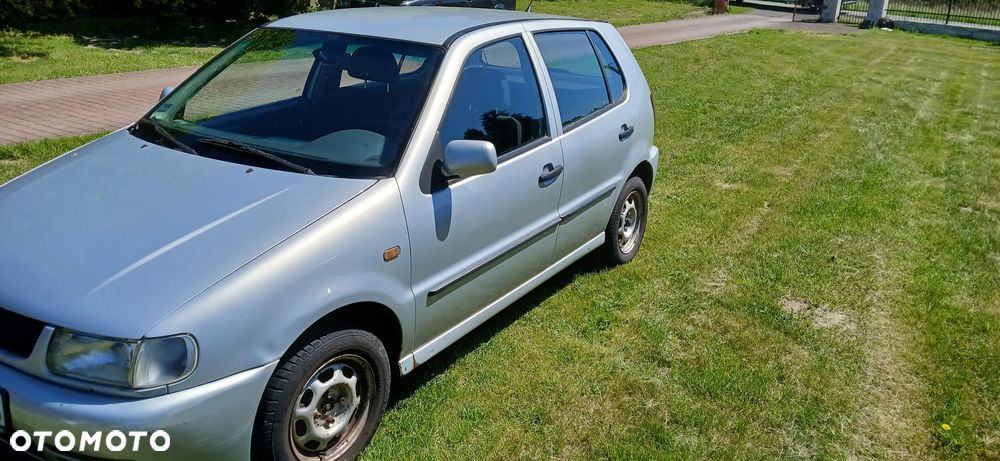 Volkswagen Polo - 2