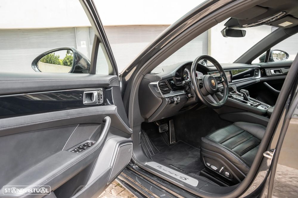 Porsche Panamera Sport Turismo - 23