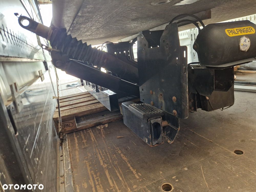 Kontener Zabudowa IVECO Plandeka Winda 6.16x2.47x2.56 - 13