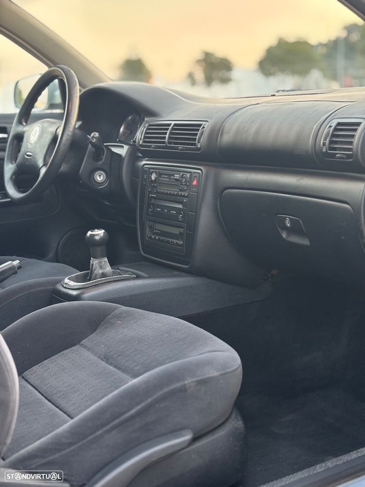 VW Passat Variant 1.9 TDi 4Motion Highline - 5