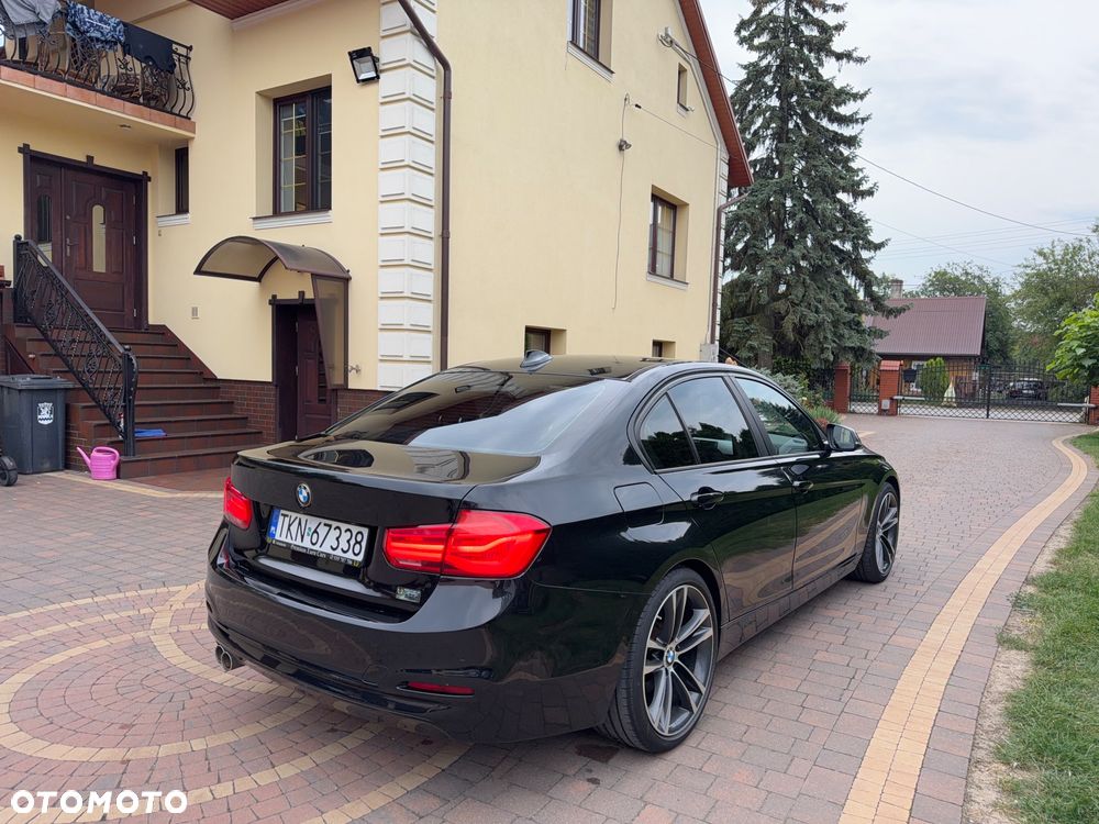 BMW Seria 3 320d Efficient Dynamic Edition Sport Line - 4