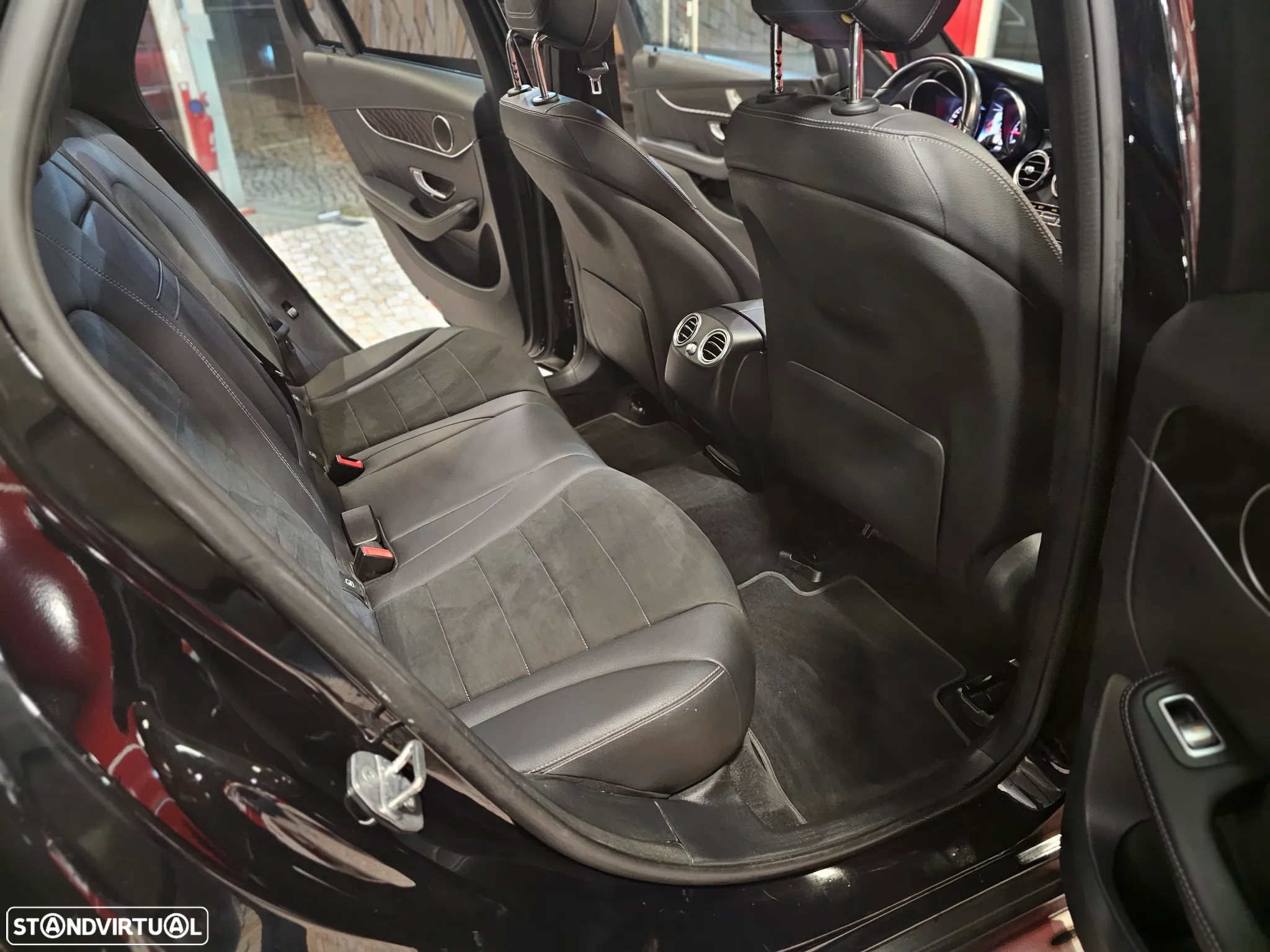 Mercedes-Benz GLC 250 d 4Matic 9G-TRONIC AMG Line - 15