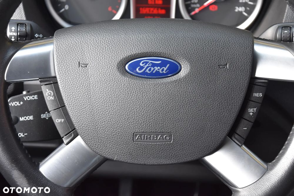 Ford Kuga 2.0 TDCi 4x4 Titanium - 23