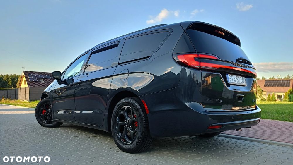 Chrysler Pacifica - 2
