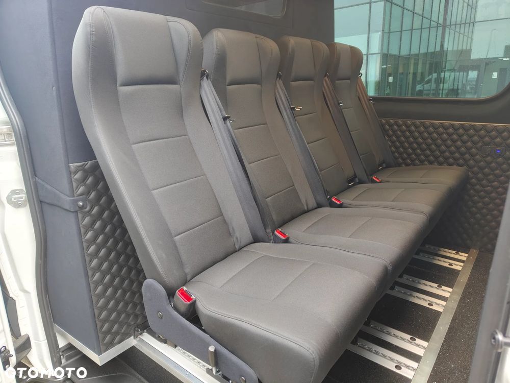 Mercedes-Benz Sprinter - 20