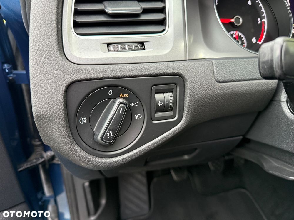 Volkswagen Golf 1.6 TDI BlueMotion Technology Comfortline - 23