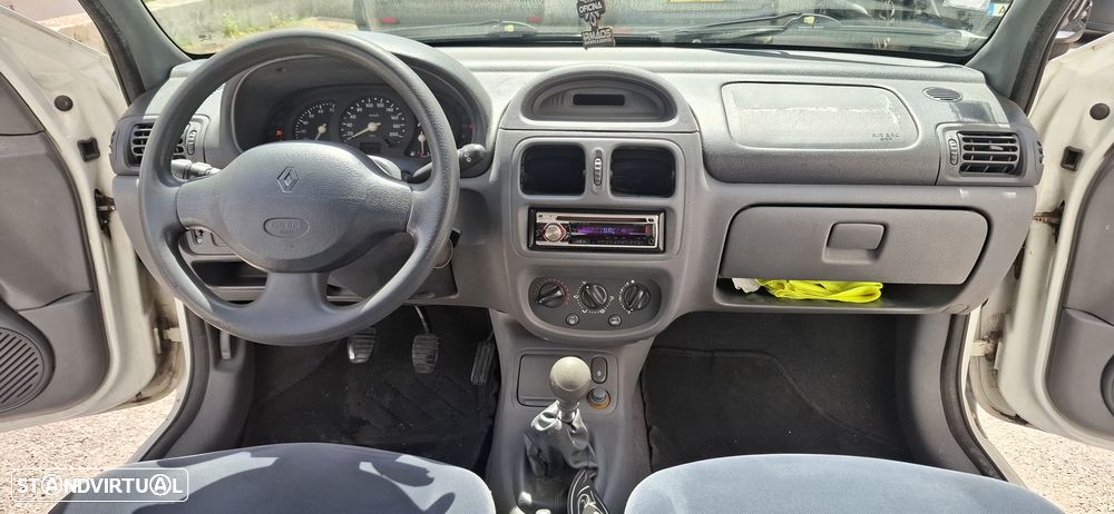 Renault Clio 1.2 RN - 10