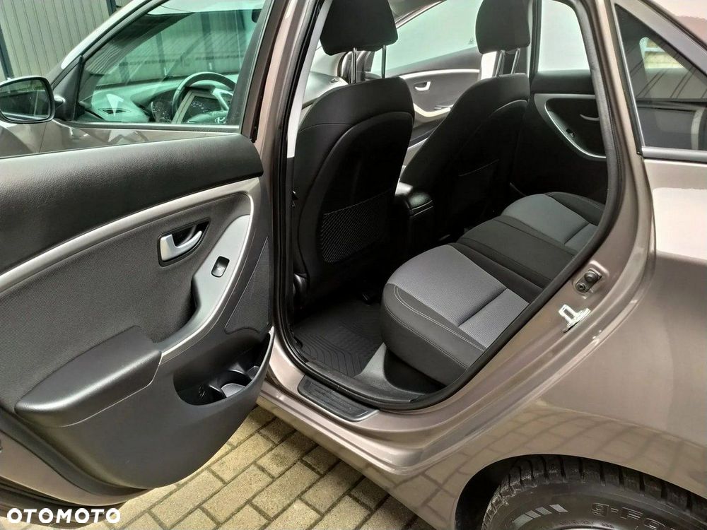 Hyundai i30 1.6 GDI BlueDrive Classic + - 20