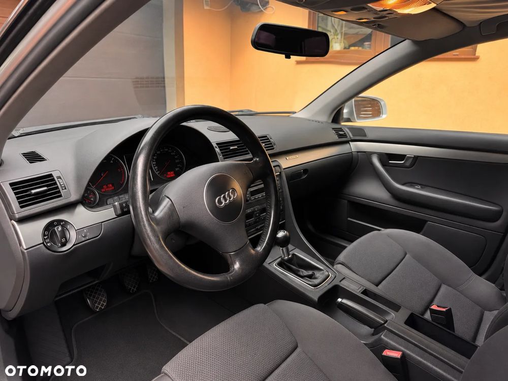 Audi A4 Limousine - 7
