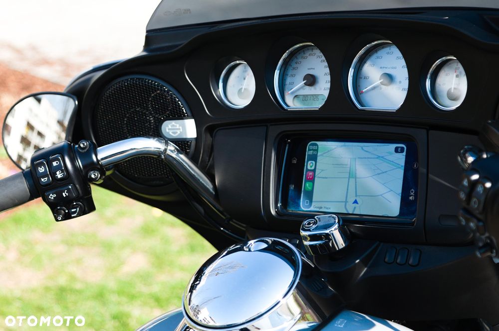 Harley-Davidson Touring Street Glide - 23