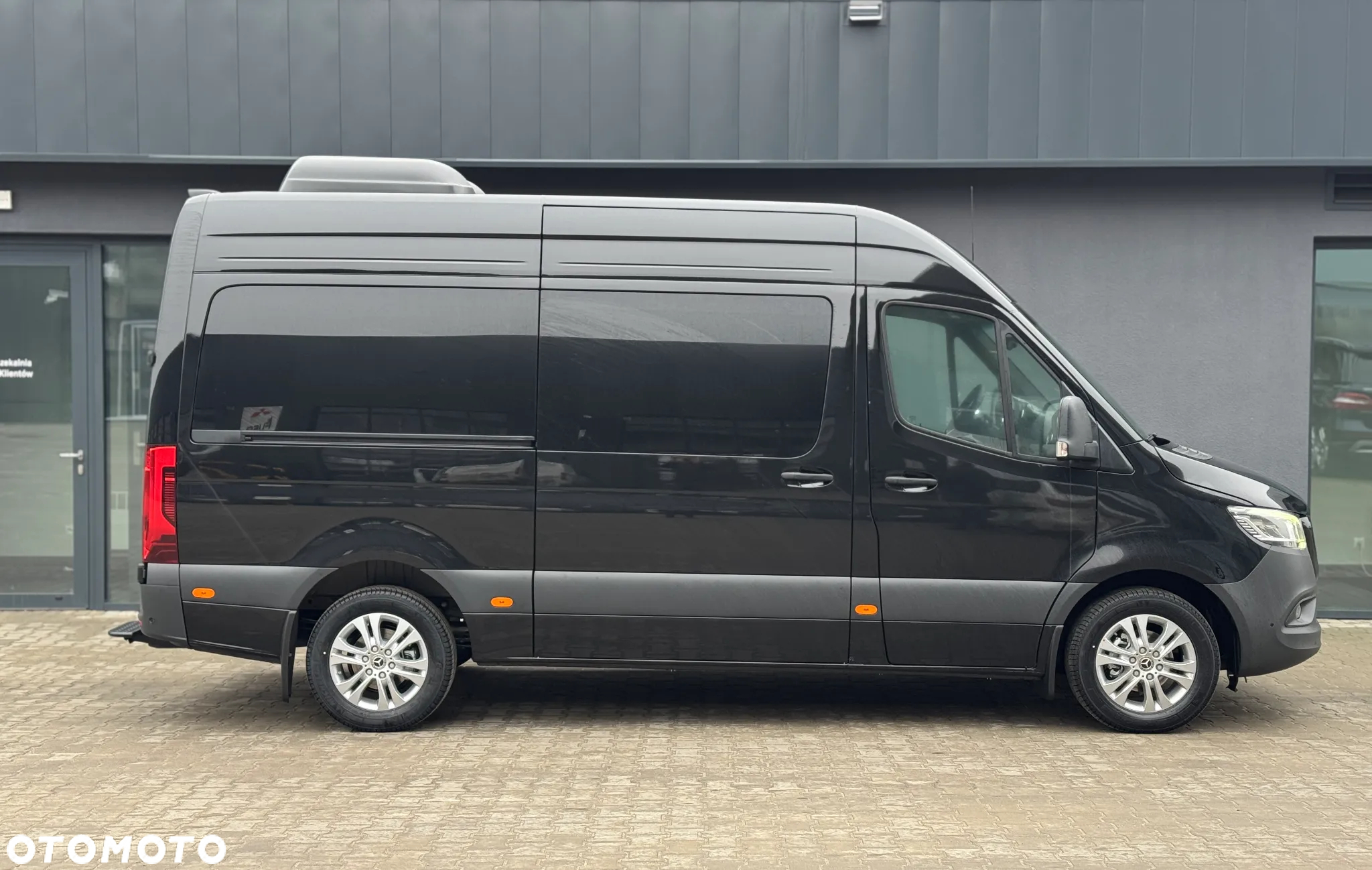 Mercedes-Benz Sprinter - 2