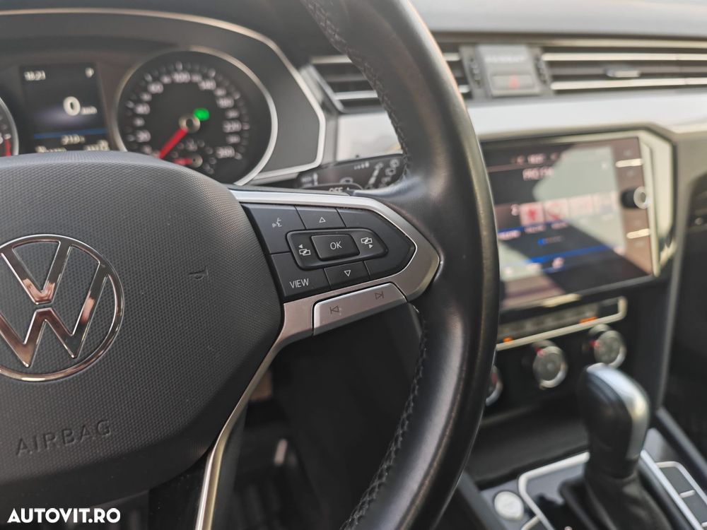VOLKSWAGEN Passat 2023 — imagine 17