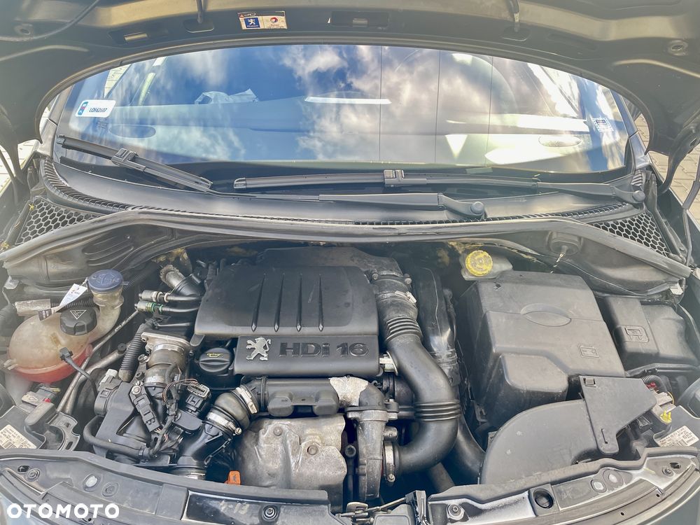 Peugeot 207 - 8