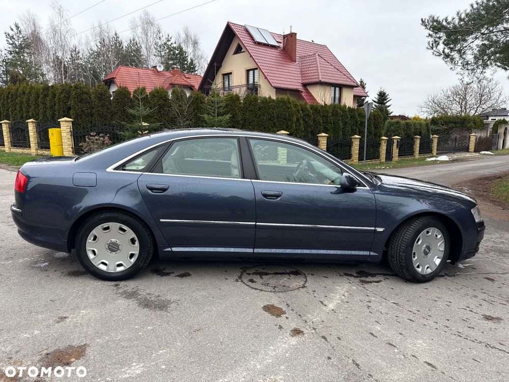 Audi A8 4.2 Quattro - 30