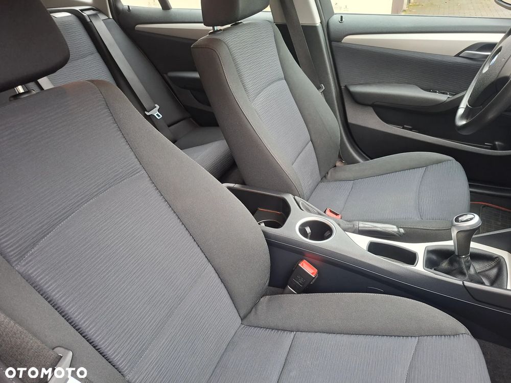 BMW X1 xDrive18d xLine - 14