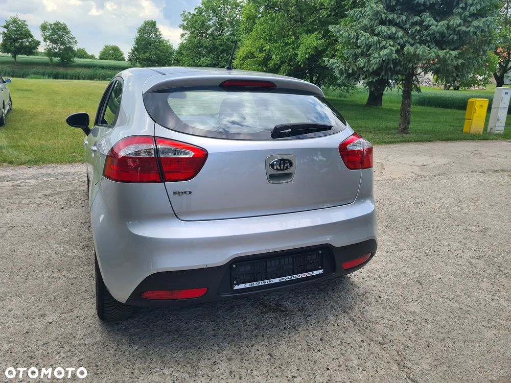 Kia Rio - 10
