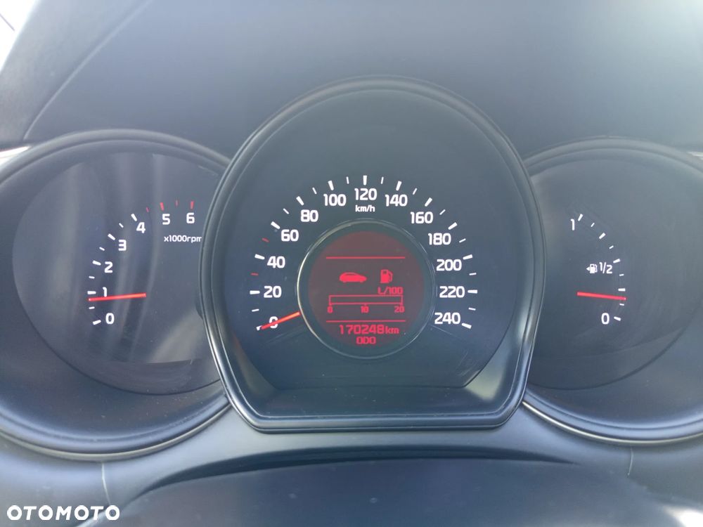 Kia Ceed - 9