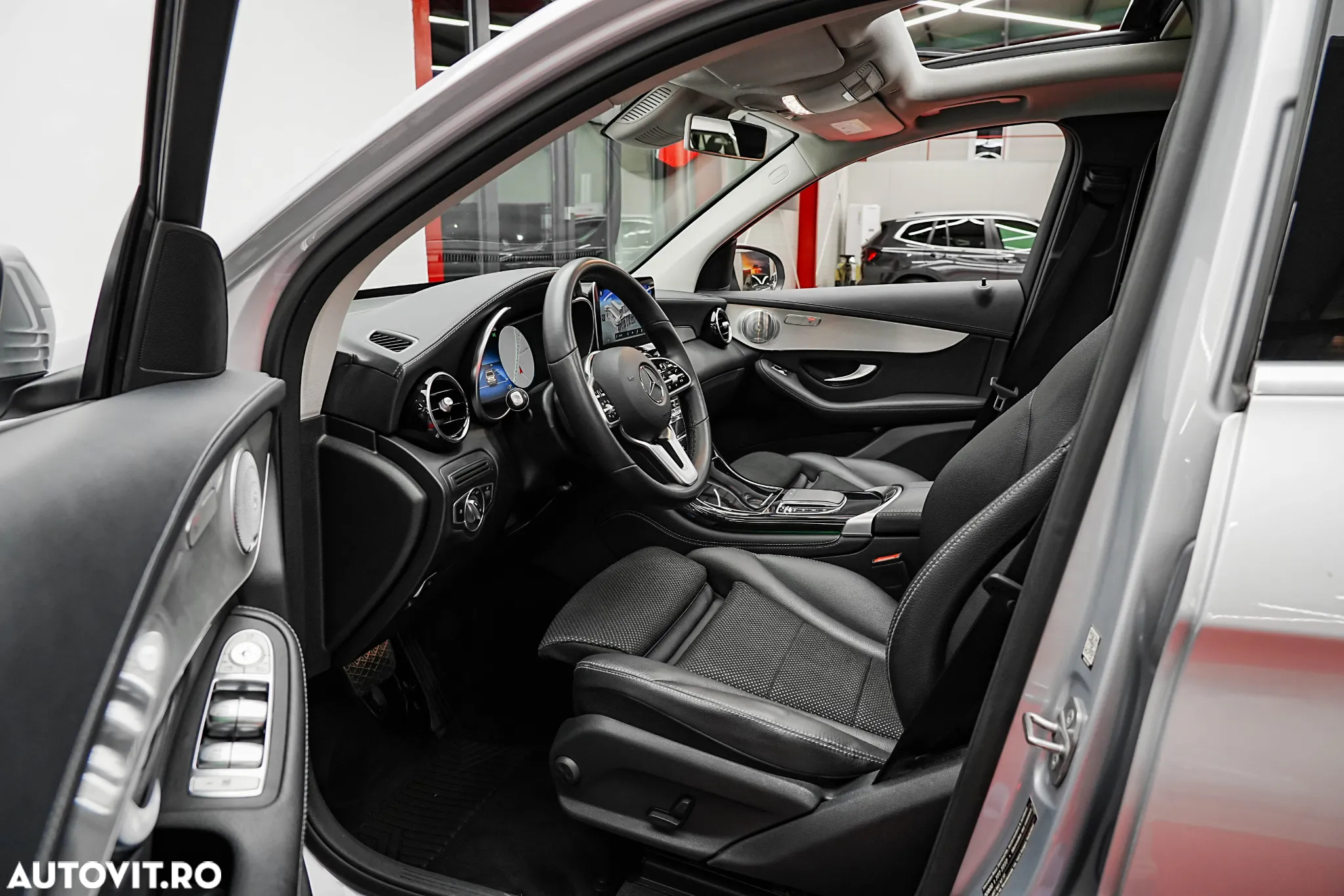 Mercedes-Benz GLC 200 4Matic 9G-TRONIC AMG Line Plus - 4
