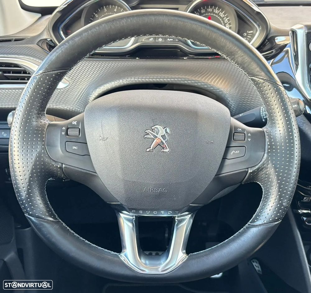 Peugeot 2008 1.2 PureTech Crossway EAT6 - 6