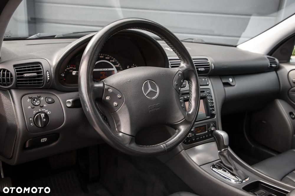 Mercedes-Benz Klasa C 32 T AMG - 23