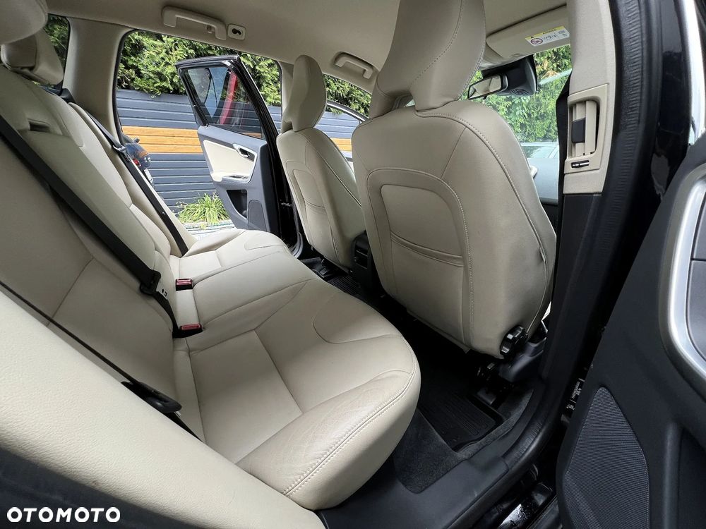 Volvo XC 60 D3 Geartronic Momentum - 18