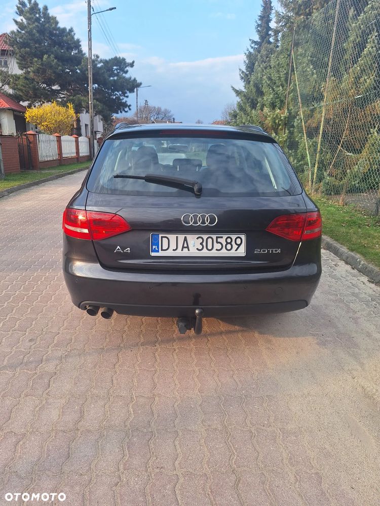 Audi A4 Avant 2.0 TDI - 9