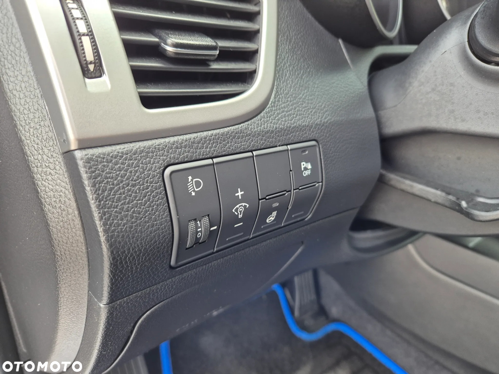 Hyundai i30 blue Kombi 1.6 GDi YES Gold - 28