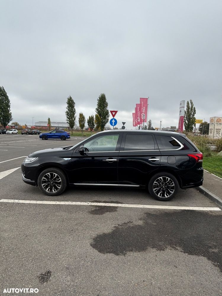 Mitsubishi Outlander - 5