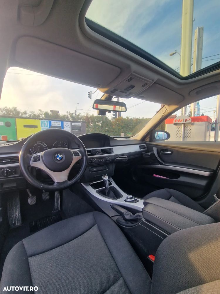 BMW Seria 3 320d Touring - 17