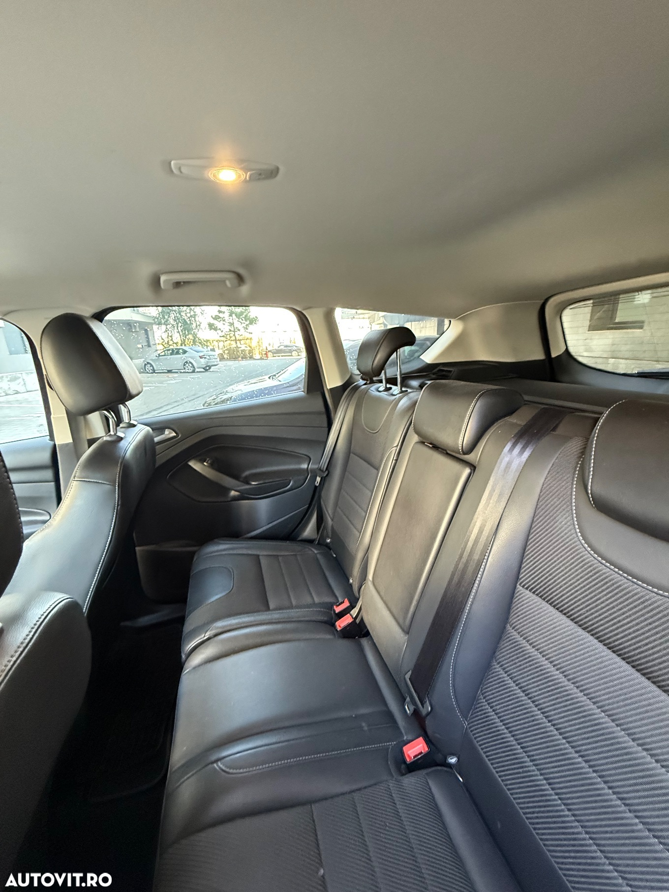 Ford Kuga 2.0 TDCi Powershift 4WD Titanium - 2