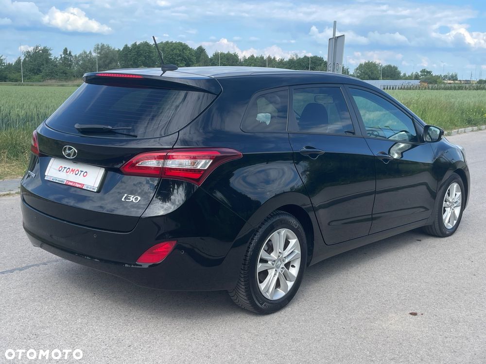 Hyundai i30 blue Kombi 1.6 CRDi Passion - 29