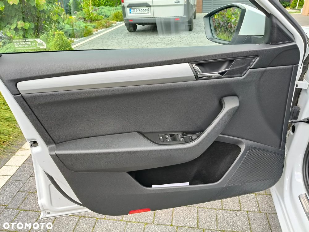 Skoda Superb 2.0 TDI Ambition DSG - 21