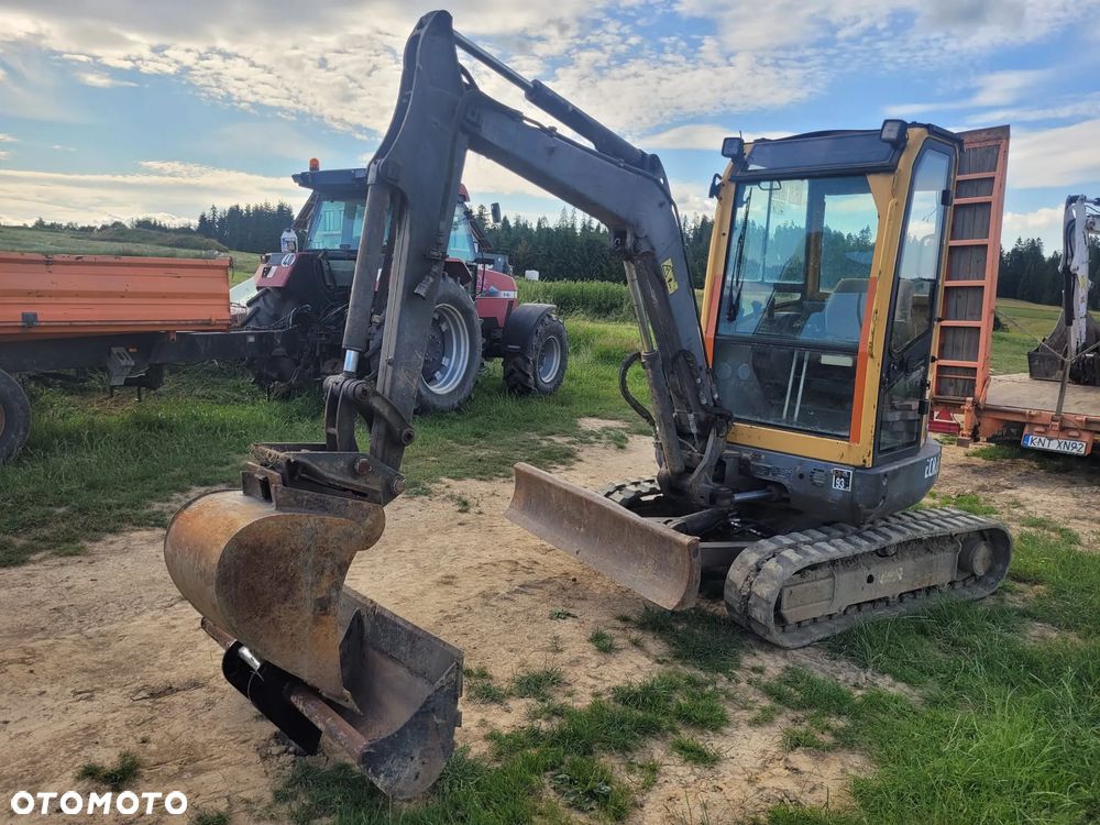 Volvo ECR28, ECR30 - 4