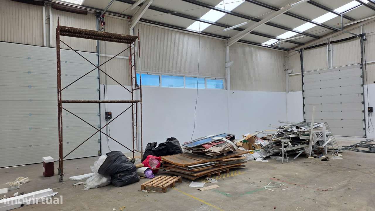 Pavilhão industrial, na zona industrial da Marinha Grande! - Grande imagem: 4/13