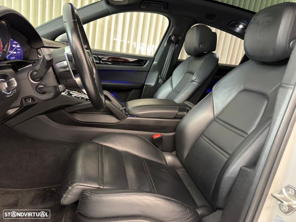 Porsche Cayenne Coupé E-Hybrid - 17