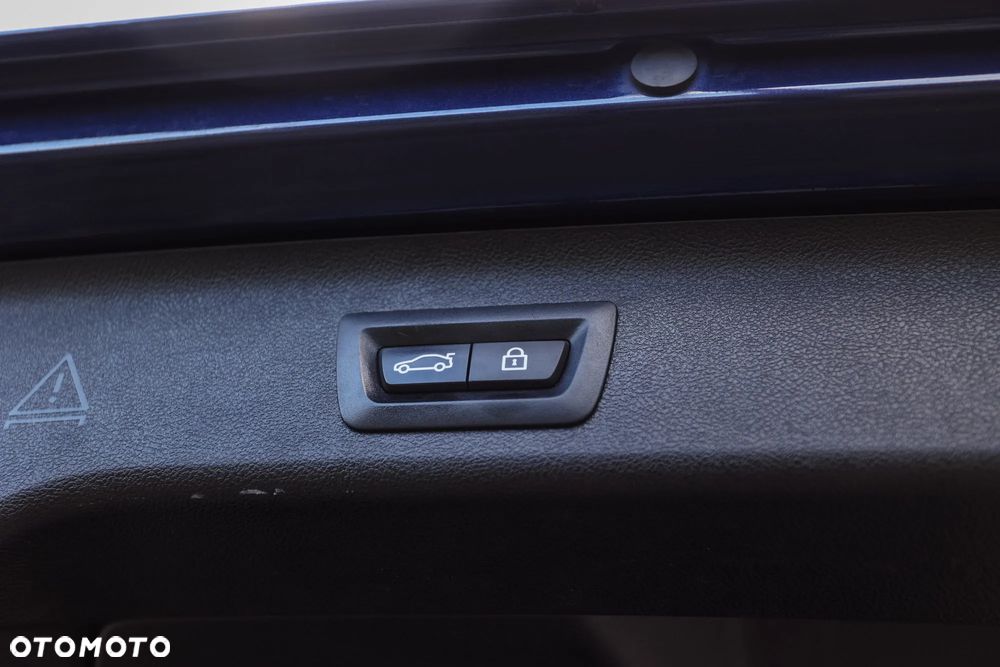 BMW Seria 5 520d xDrive Touring M Sport Edition - 22