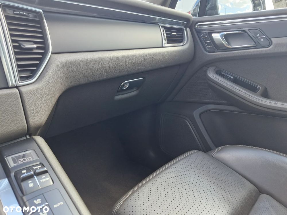 Porsche Macan - 13