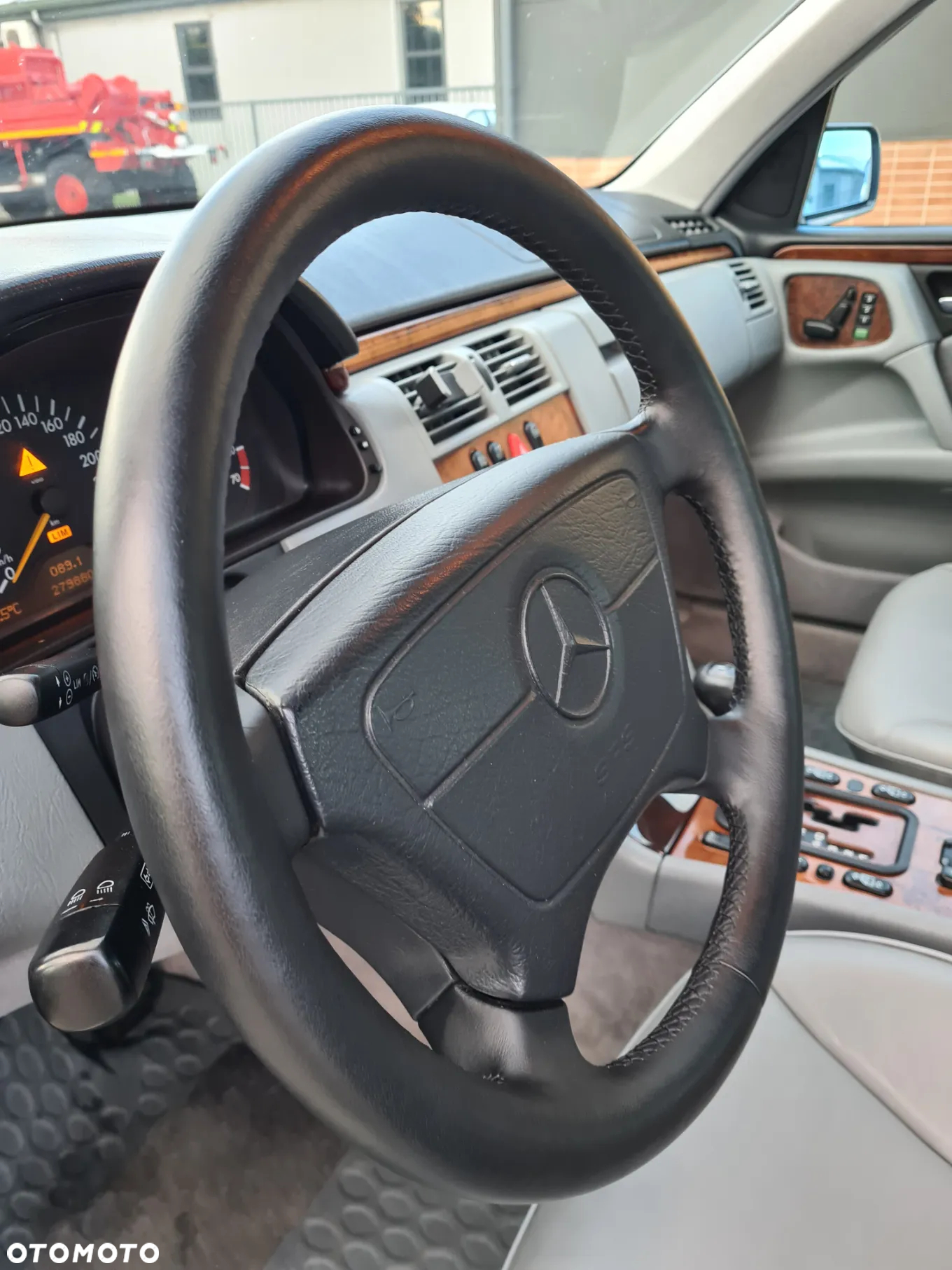 Mercedes-Benz Klasa E 320 4 Matic Elegance - 8
