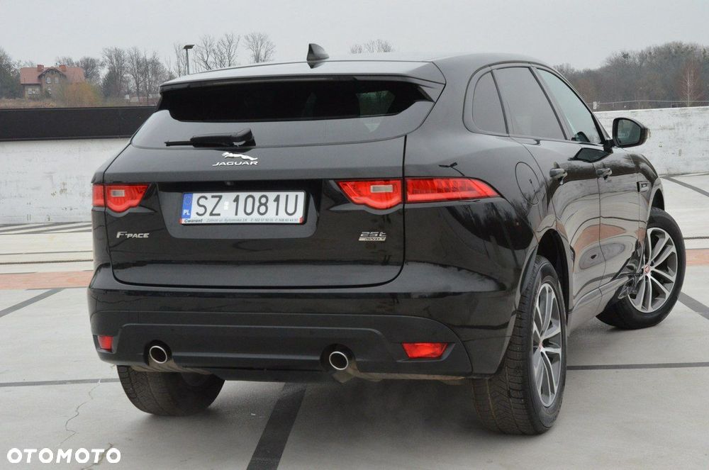 Jaguar F-Pace 2.0 i4P AWD R-Sport - 15