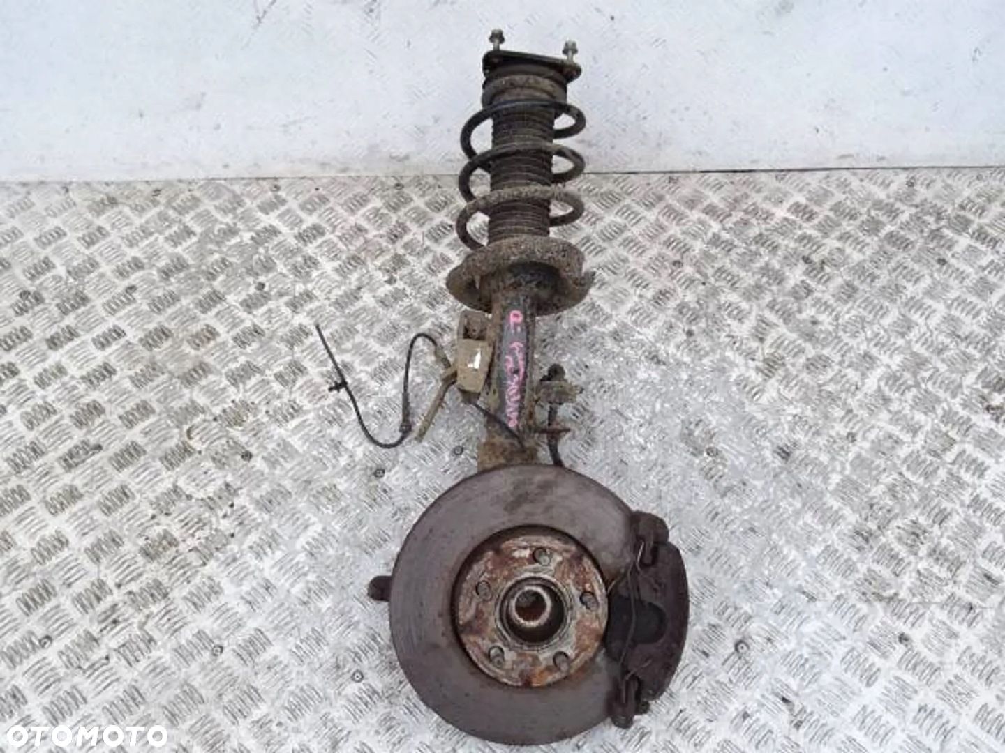 Zwrotnica kolumna PRAWA Ford Focus MK3 1.6 TDCI - 1
