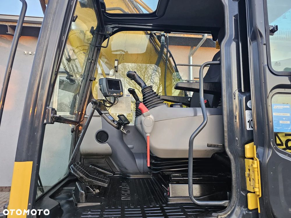 Komatsu PC 210LC-10 Plus - 7